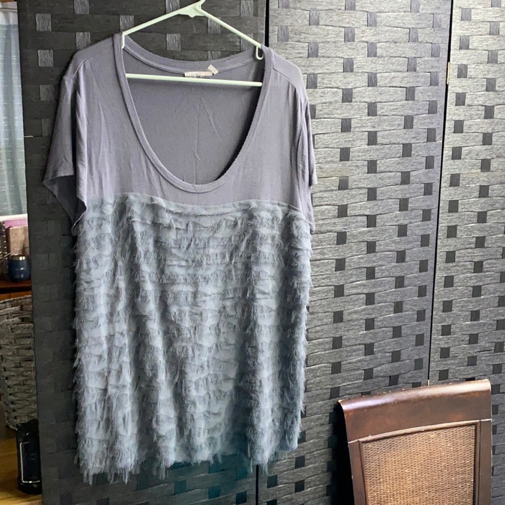 Gray fringy top